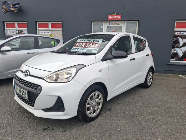 Hyundai i10 Hatchback, Petrol, 2017, White
