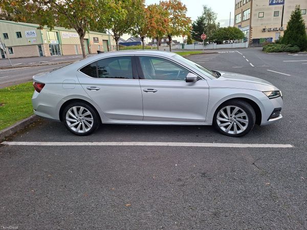 Skoda Octavia Saloon, Diesel, 2023, Grey