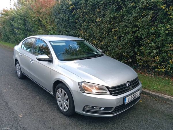 Volkswagen Passat Saloon, Diesel, 2011, Silver