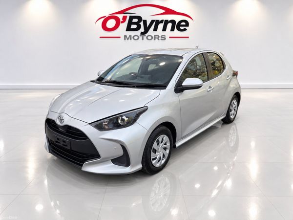 Toyota Yaris Hatchback, Petrol, 2022, Silver