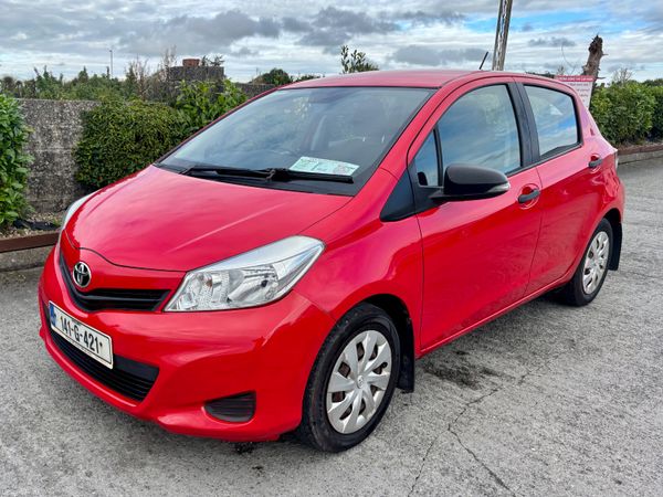 Toyota Yaris Hatchback, Petrol, 2014, Red