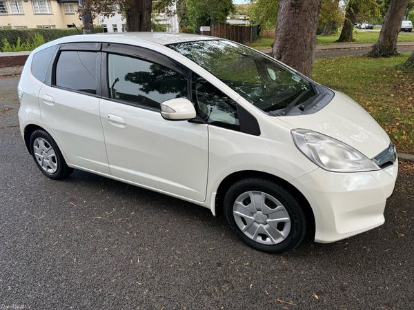 Honda Fit Hatchback, Petrol Hybrid, 2011, White