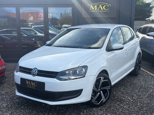 Volkswagen Polo Hatchback, Petrol, 2014, White