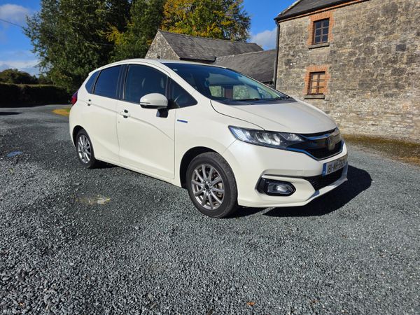 Honda Fit Hatchback, Petrol, 2018, White