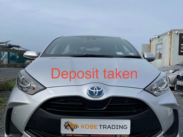Toyota Yaris Hatchback, Petrol Hybrid, 2021, Silver