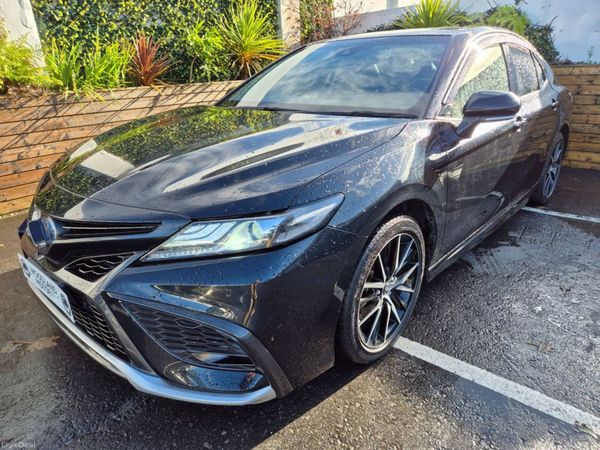 Toyota Camry Saloon, Petrol Hybrid, 2022, Black