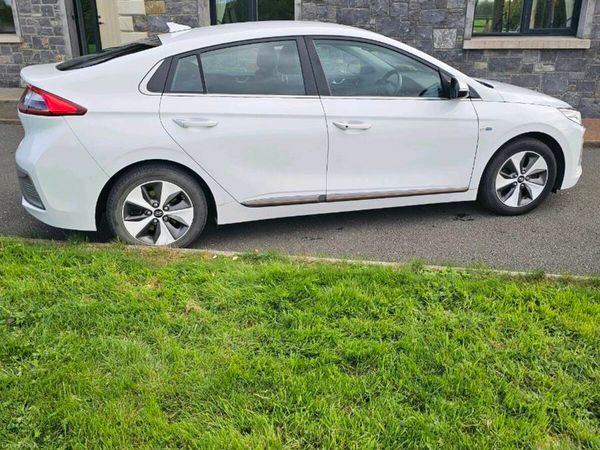 Hyundai IONIQ Hatchback, Electric, 2017, White