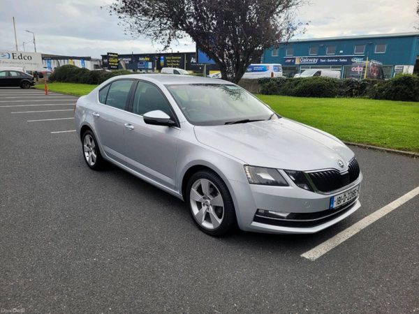 Skoda Octavia Saloon, Diesel, 2018, Grey