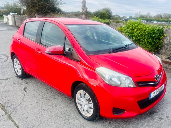 Toyota Yaris Hatchback, Petrol, 2012, Red