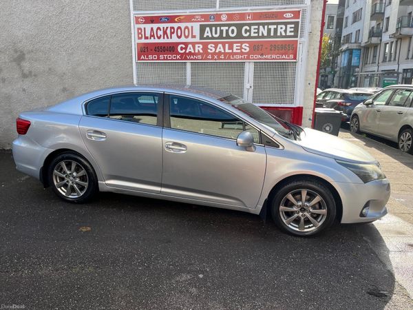 Toyota Avensis Saloon, Diesel, 2013, Silver