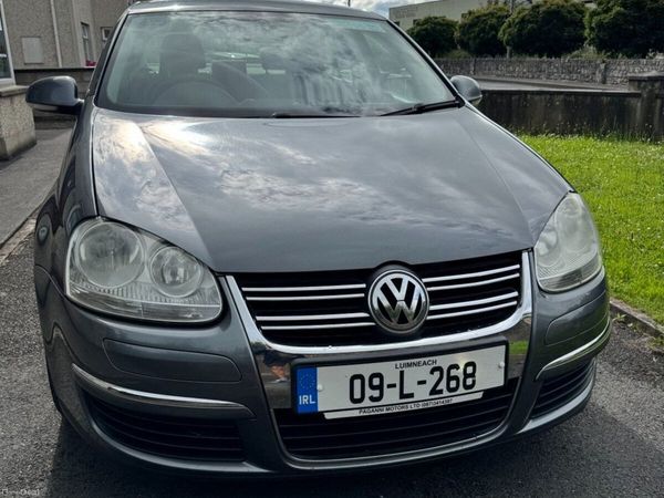Volkswagen Jetta Saloon, Petrol, 2009, Grey