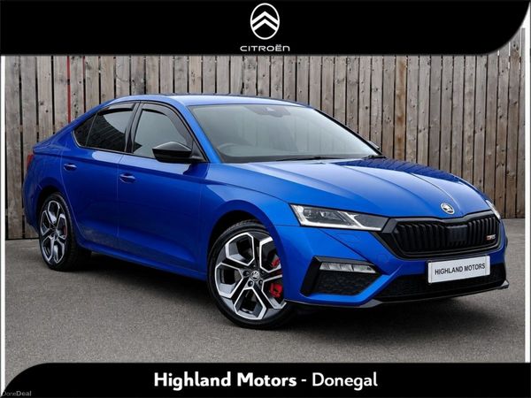 Skoda Octavia Hatchback, Petrol Plug-in Hybrid, 2022, Blue