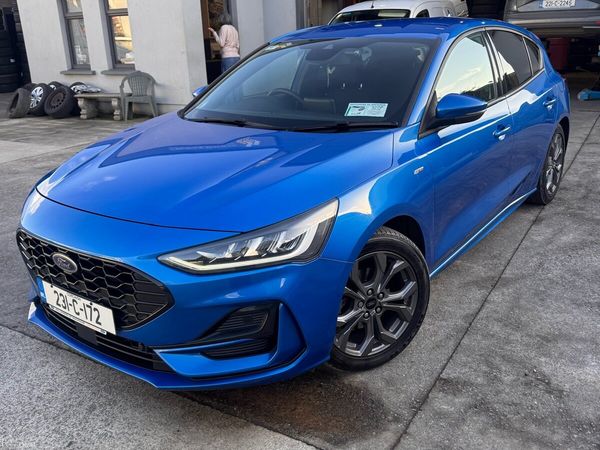 Ford Focus Hatchback, Petrol, 2023, Blue
