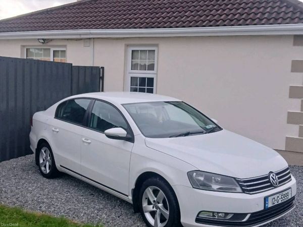 Volkswagen Passat Saloon, Diesel, 2012, White