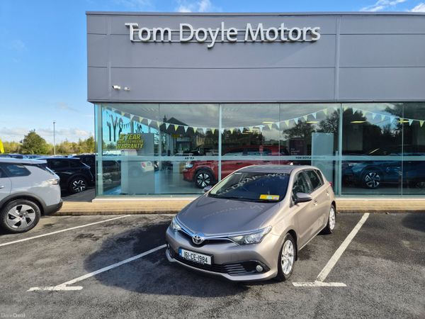 Toyota Auris Hatchback, Diesel, 2016, Grey
