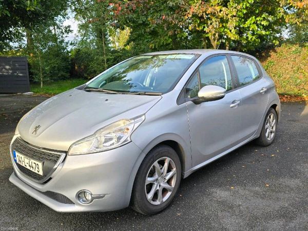 Peugeot 208 Hatchback, Diesel, 2014, Silver