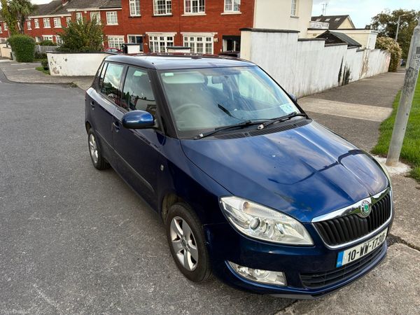 Skoda Fabia Hatchback, Petrol, 2010, Blue