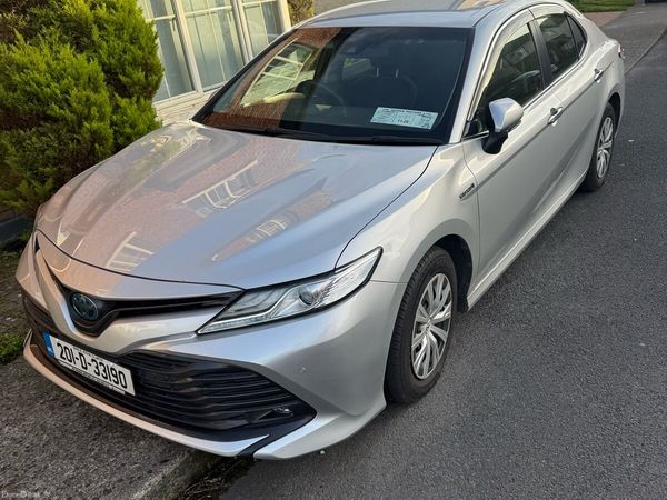 Toyota Camry Saloon, Petrol Hybrid, 2020, Silver