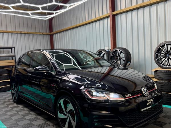 Volkswagen Golf Hatchback, Petrol, 2017, Black