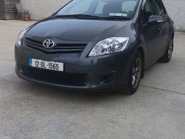 Toyota Auris Hatchback, Diesel, 2012, Grey