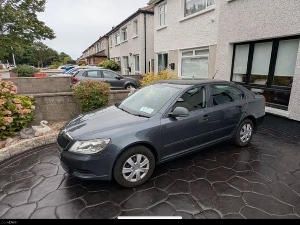 Skoda Octavia Hatchback, Diesel, 2011, Grey
