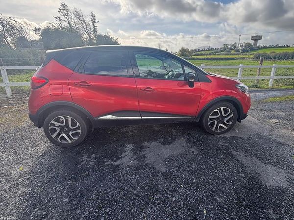 Renault Captur Hatchback, Diesel, 2017, Red