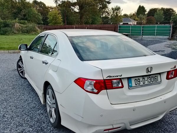 Honda Accord Saloon, Diesel, 2009, White