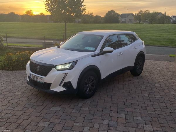 Peugeot 2008 MPV, Petrol, 2020, White