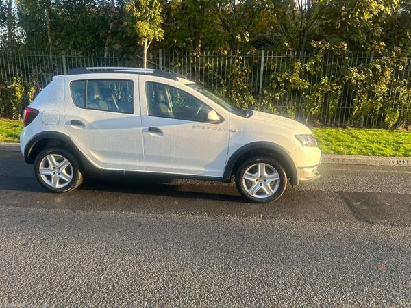 Dacia Sandero Stepway Hatchback, Diesel, 2015, White