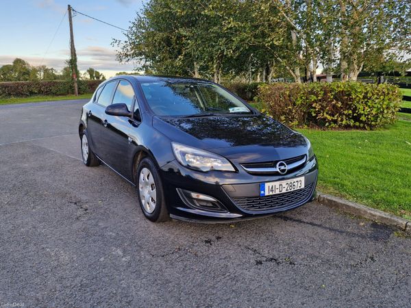 Opel Astra Hatchback, Diesel, 2014, Black