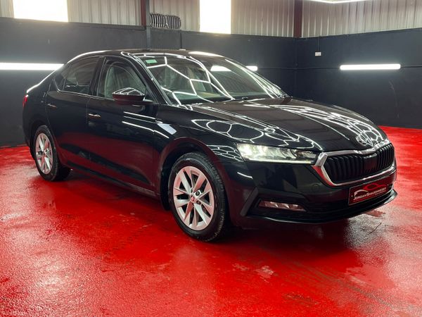 Skoda Octavia Saloon, Diesel, 2023, Black