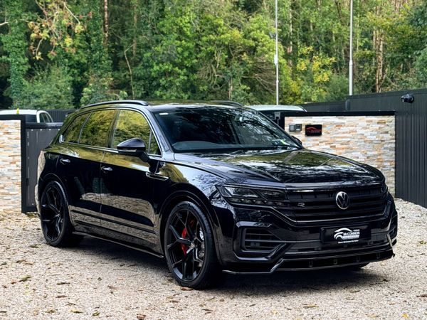 Volkswagen Touareg SUV, Petrol Plug-in Hybrid, 2022, Black