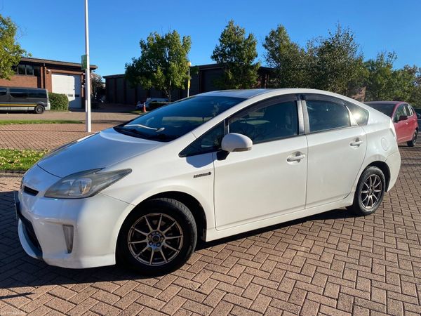 Toyota Prius Hatchback, Petrol Hybrid, 2013, White