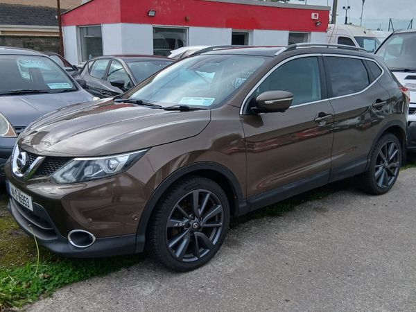 Nissan Qashqai Hatchback, Diesel, 2014, Brown