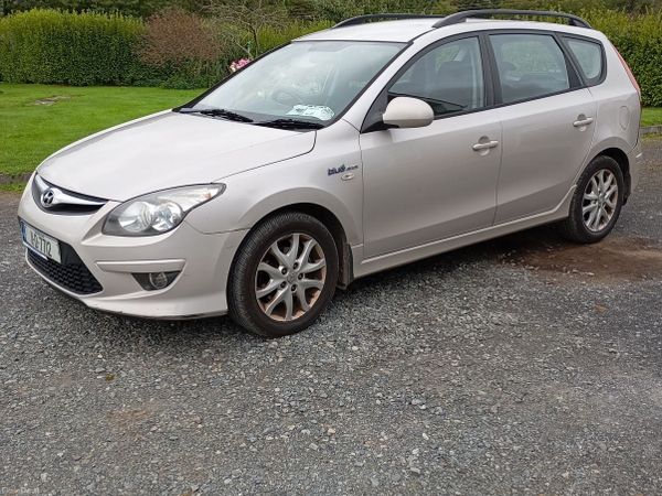 Hyundai i30 Estate, Diesel, 2011, Silver