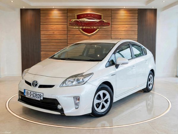 Toyota Prius Hatchback, Petrol Hybrid, 2015, White