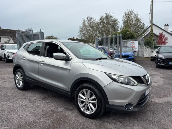 Nissan Qashqai Hatchback, Diesel, 2014, Silver