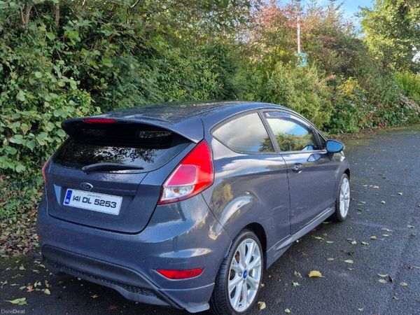 Ford Fiesta Hatchback, Petrol, 2014, Grey