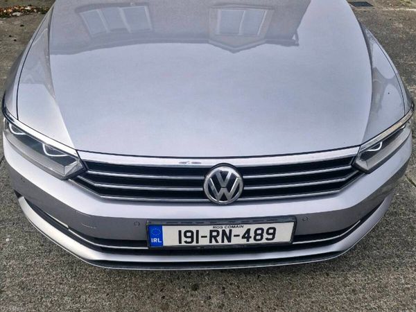Volkswagen Passat Saloon, Diesel, 2019, Grey