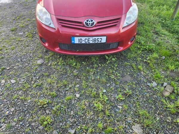 Toyota Auris Hatchback, Diesel, 2010, Red