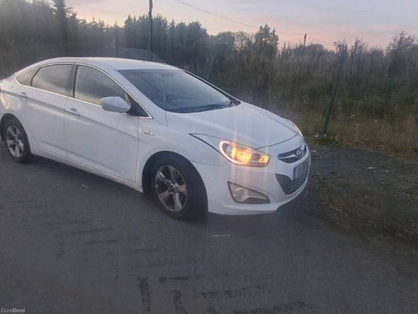 Hyundai i40 Saloon, Diesel, 2013, White