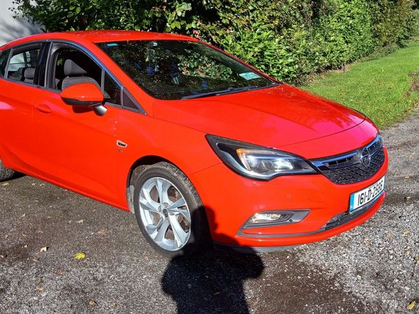 Opel Astra Hatchback, Diesel, 2016, Red