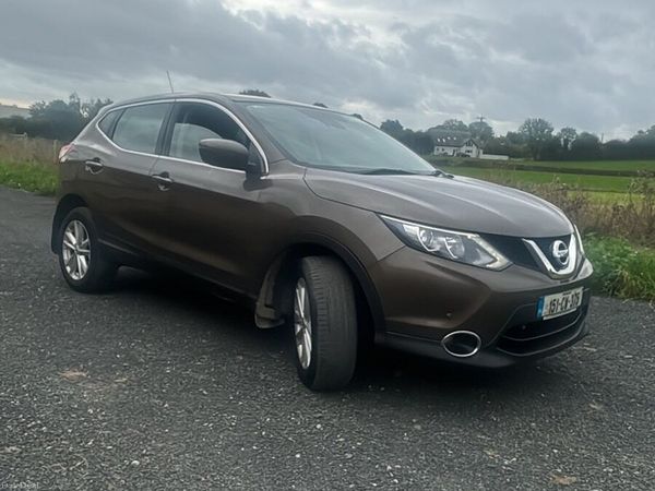Nissan Qashqai Hatchback, Diesel, 2015, Brown