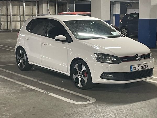 Volkswagen Polo Hatchback, Petrol, 2013, White