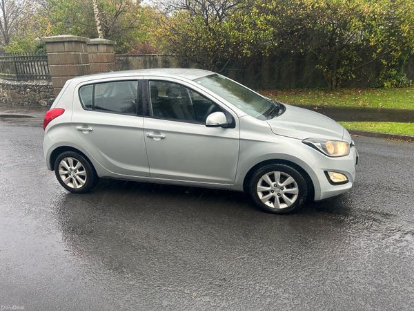 Hyundai i20 Hatchback, Diesel, 2013, Silver