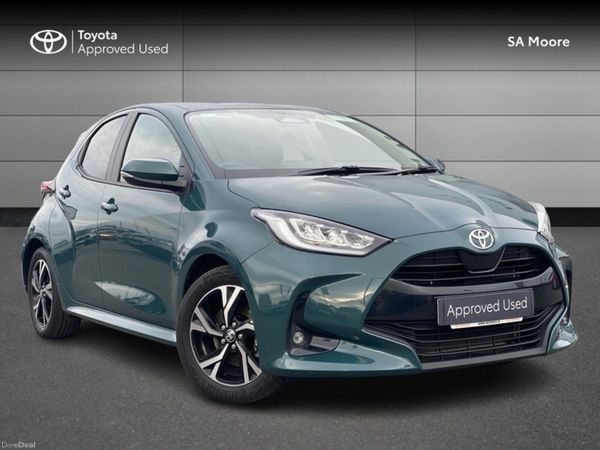Toyota Yaris Hatchback, Petrol Hybrid, 2026, Green