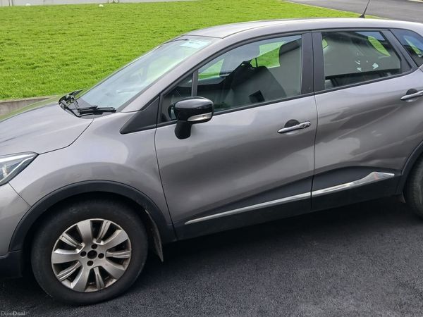 Renault Captur Hatchback, Diesel, 2015, Grey