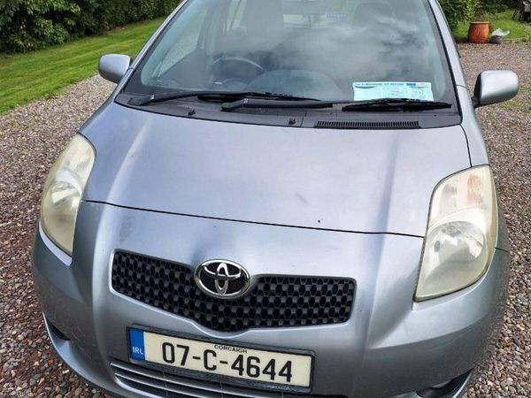 Toyota Yaris Hatchback, Petrol, 2007, Silver