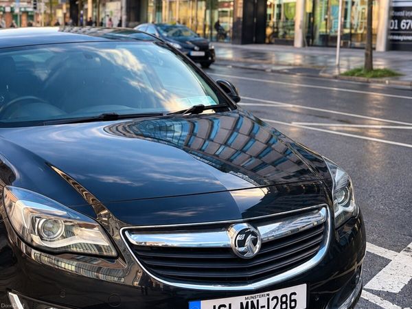 Vauxhall Insignia Hatchback, Diesel, 2016, Black
