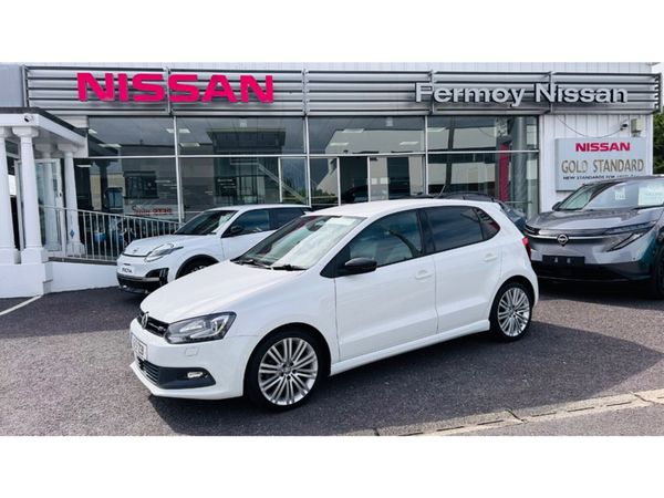 Volkswagen Polo Hatchback, Petrol, 2016, White